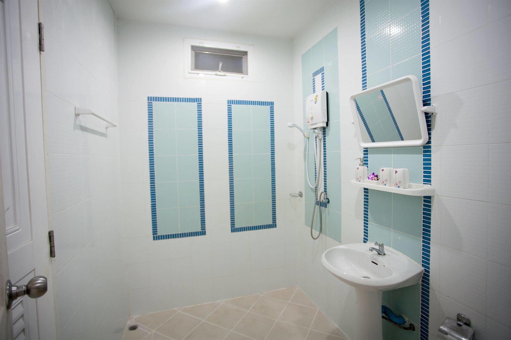 Lucky Lek Resort Rawai Экстерьер фото